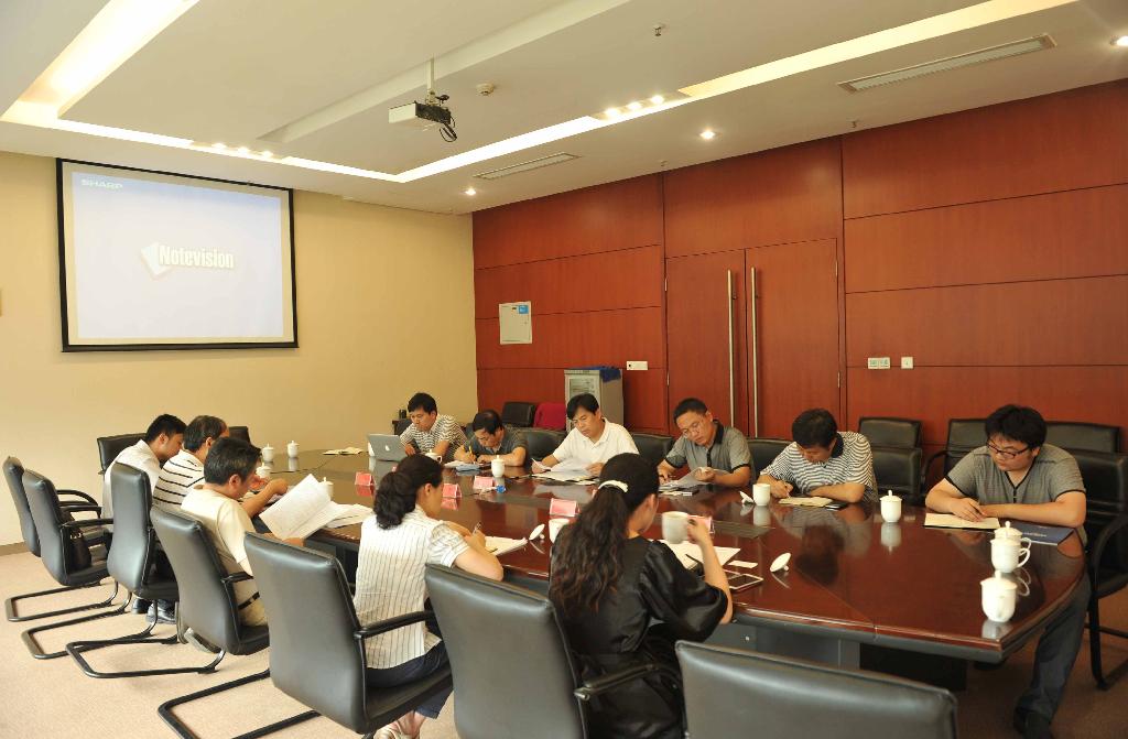 市信息办组团赴成都、武汉两市调研物联网产业发展情况